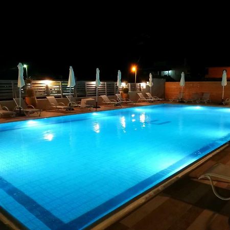 Ivory Hotel Theológos Eksteriør billede