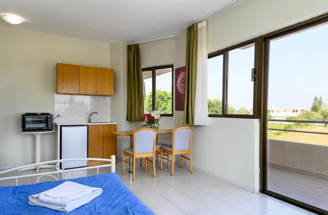 Ivory Hotel Theológos Eksteriør billede